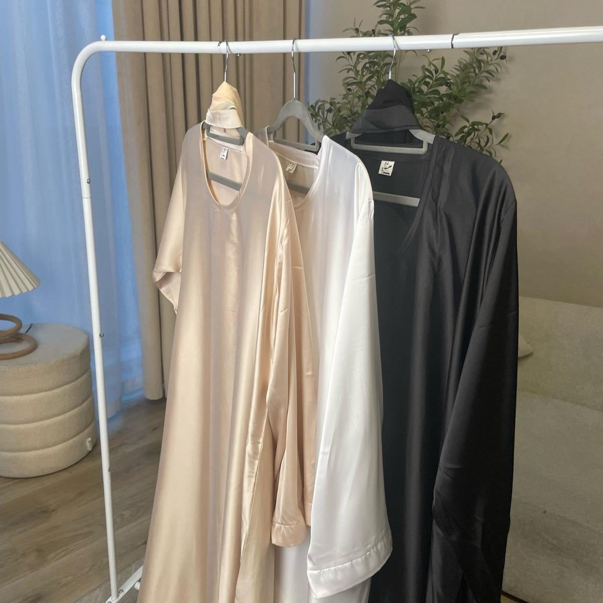 Satin white dress/inner slip size 52 *ex display*