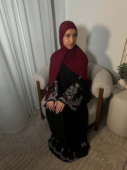 Selma closed embroidery abaya