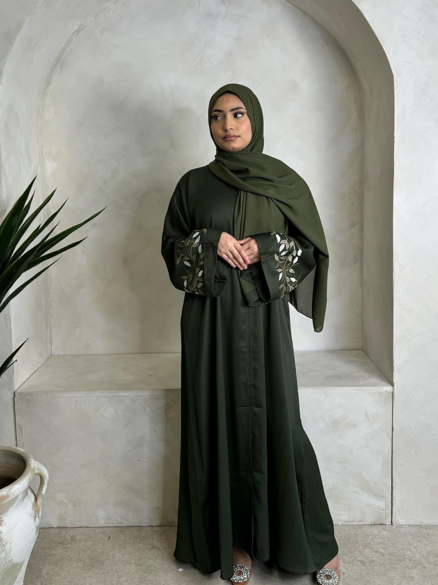 Azra Zoom Embroidery Abaya