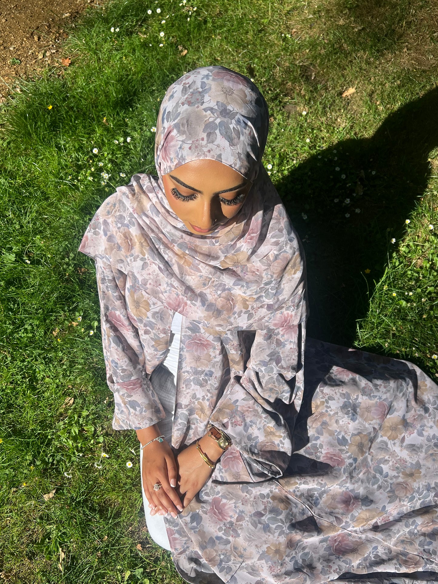 *EX DISPLAY* Warda floral printed abaya *EX DISPLAY*