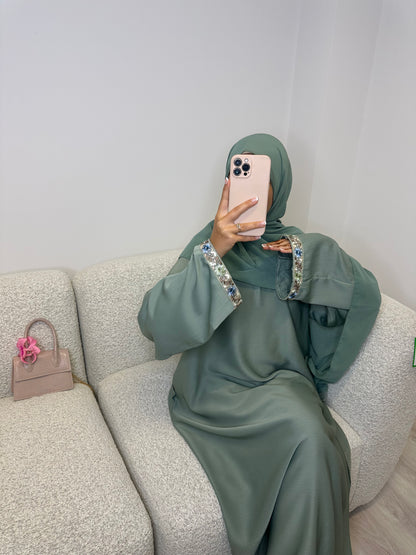 Goldar 2.0 floral lace gem closed zoom abaya
