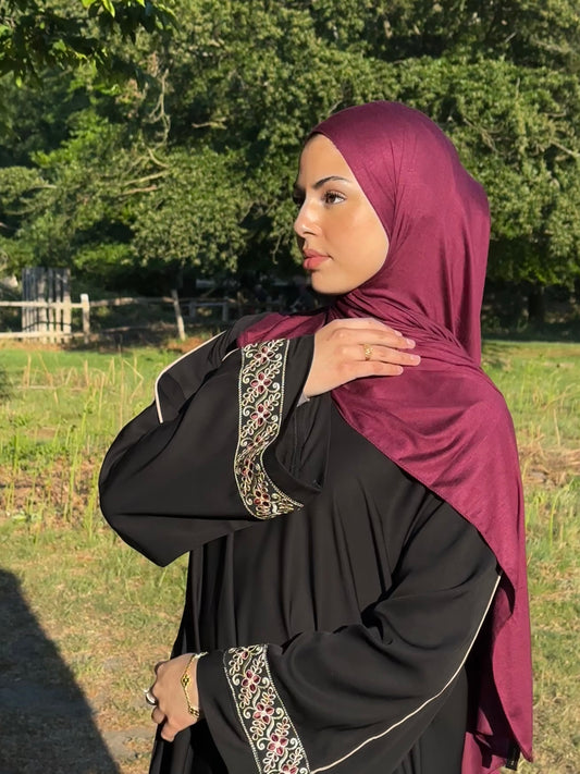 Haniya black closed nida abaya