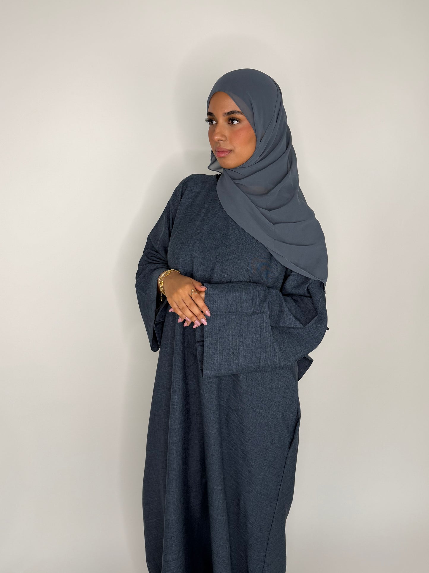 Closed Linen Abaya with closed sleeve
