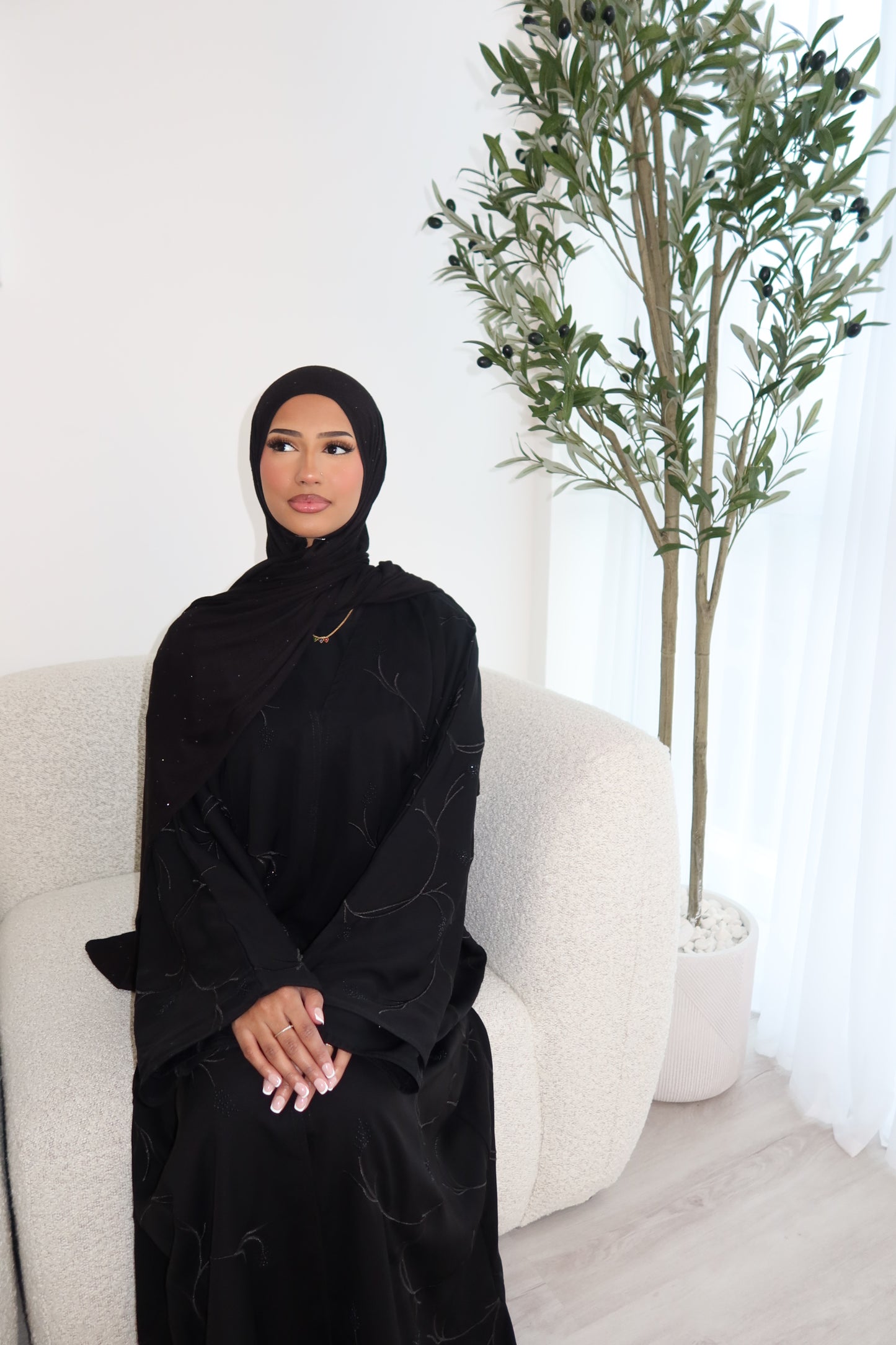 Nayla black embroidery abaya