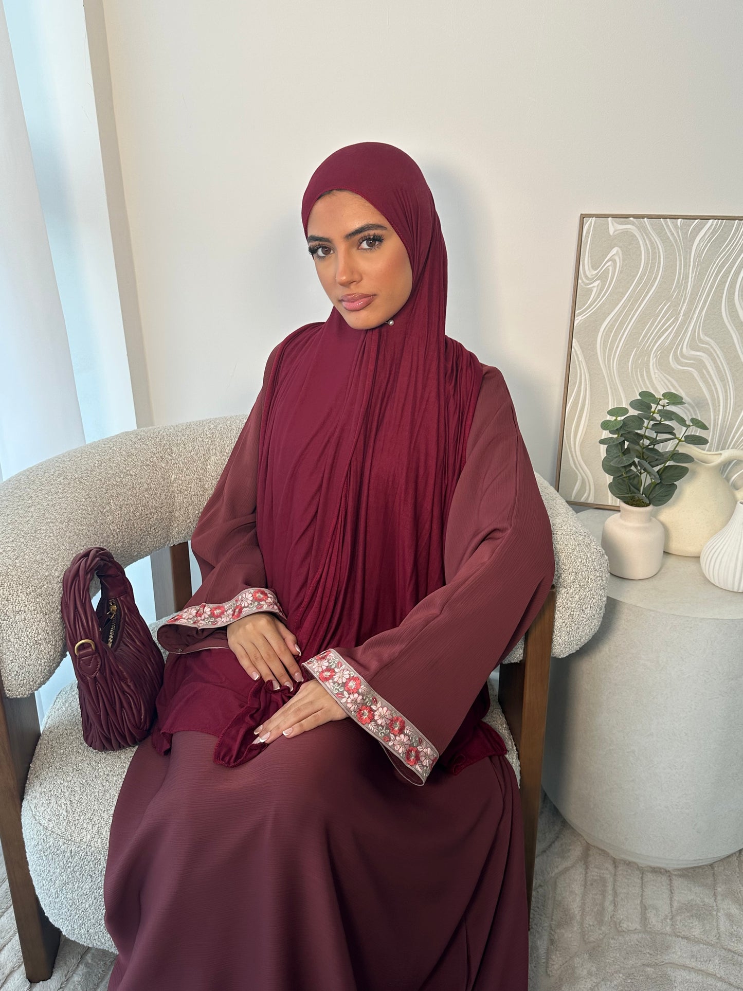 Hiba lace closed abaya