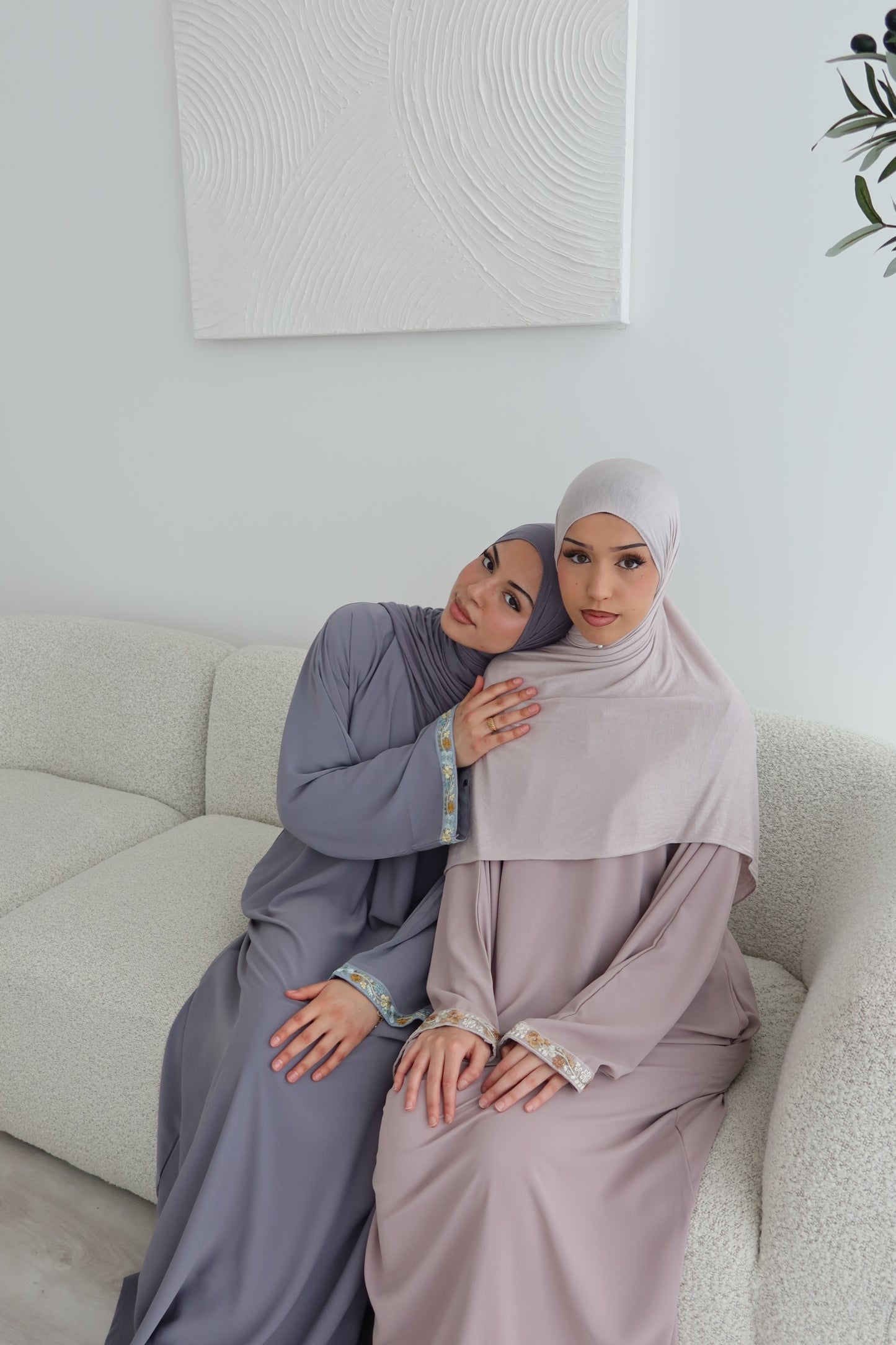 Hidaya lace closed embroidery abaya