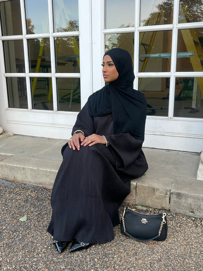 Ribbed closed autumn abaya