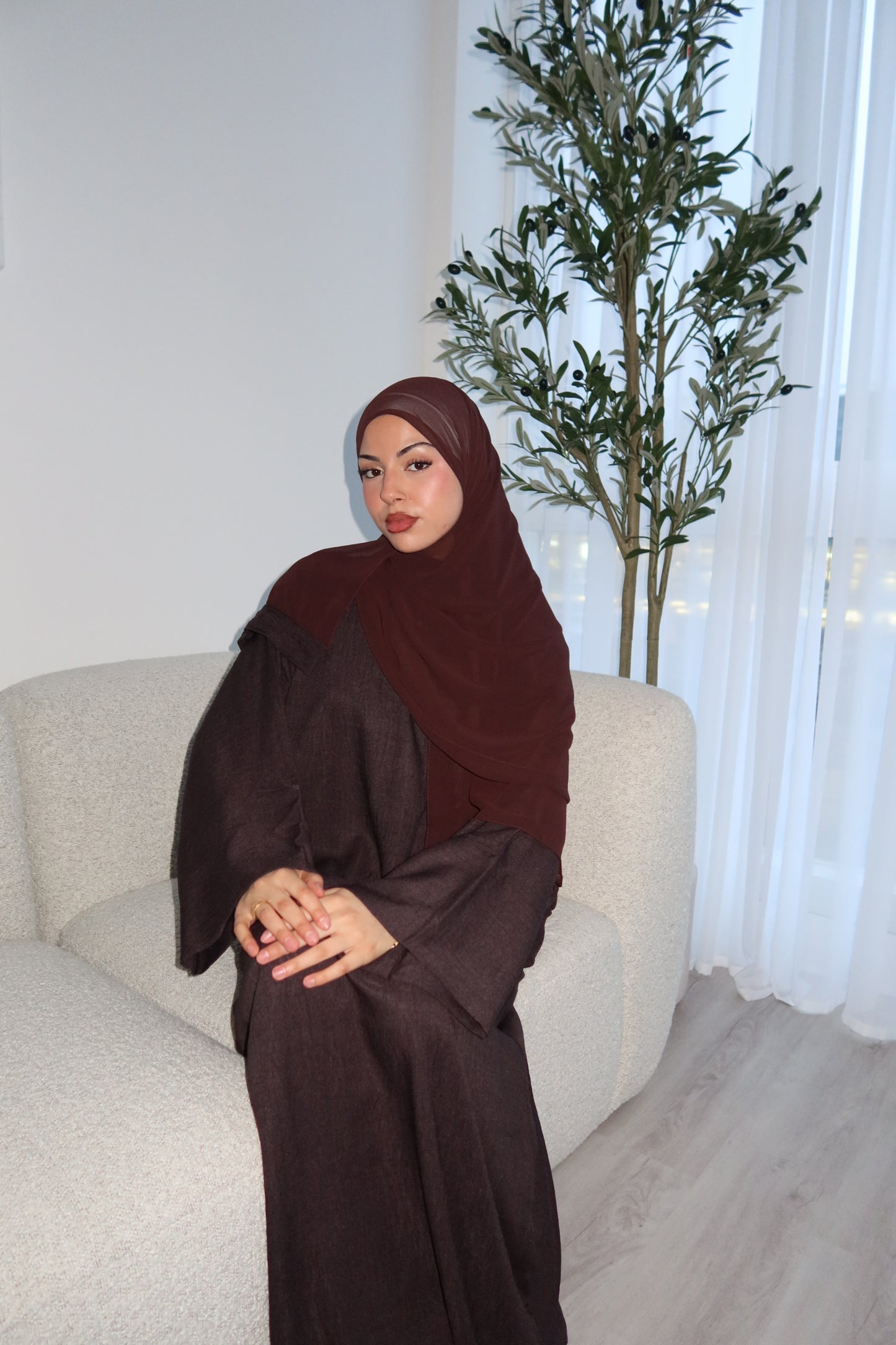 ESSENTIAL soft linen closed abaya