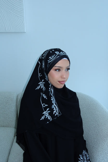 Zahia black closed abaya with embroidery