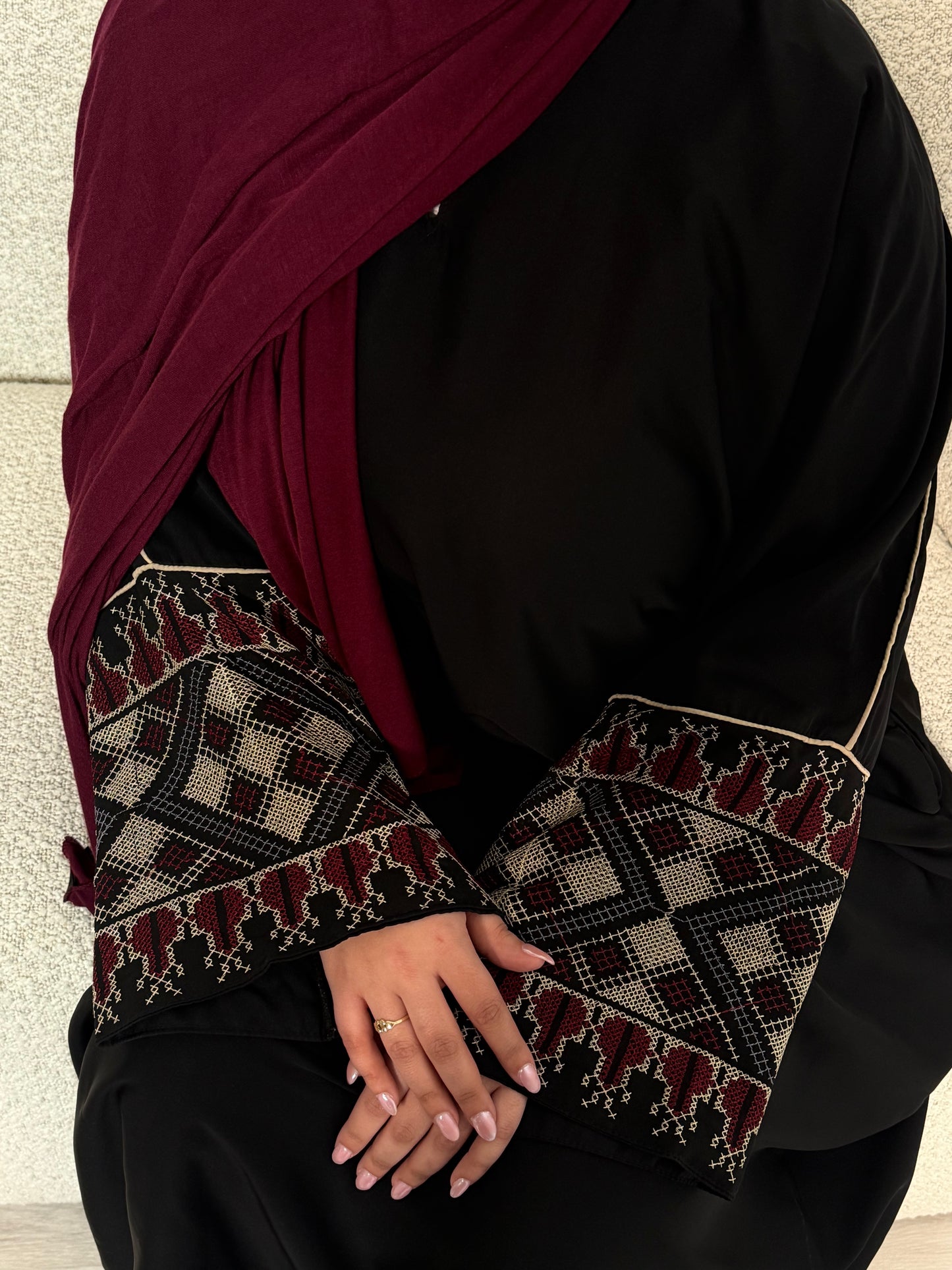Tatreez black closed nida abaya with maroon embroidery