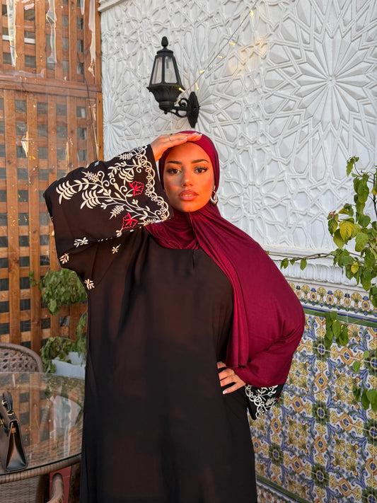 Selma closed embroidery abaya