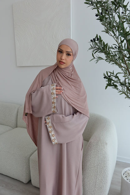 Hiba lace closed abaya