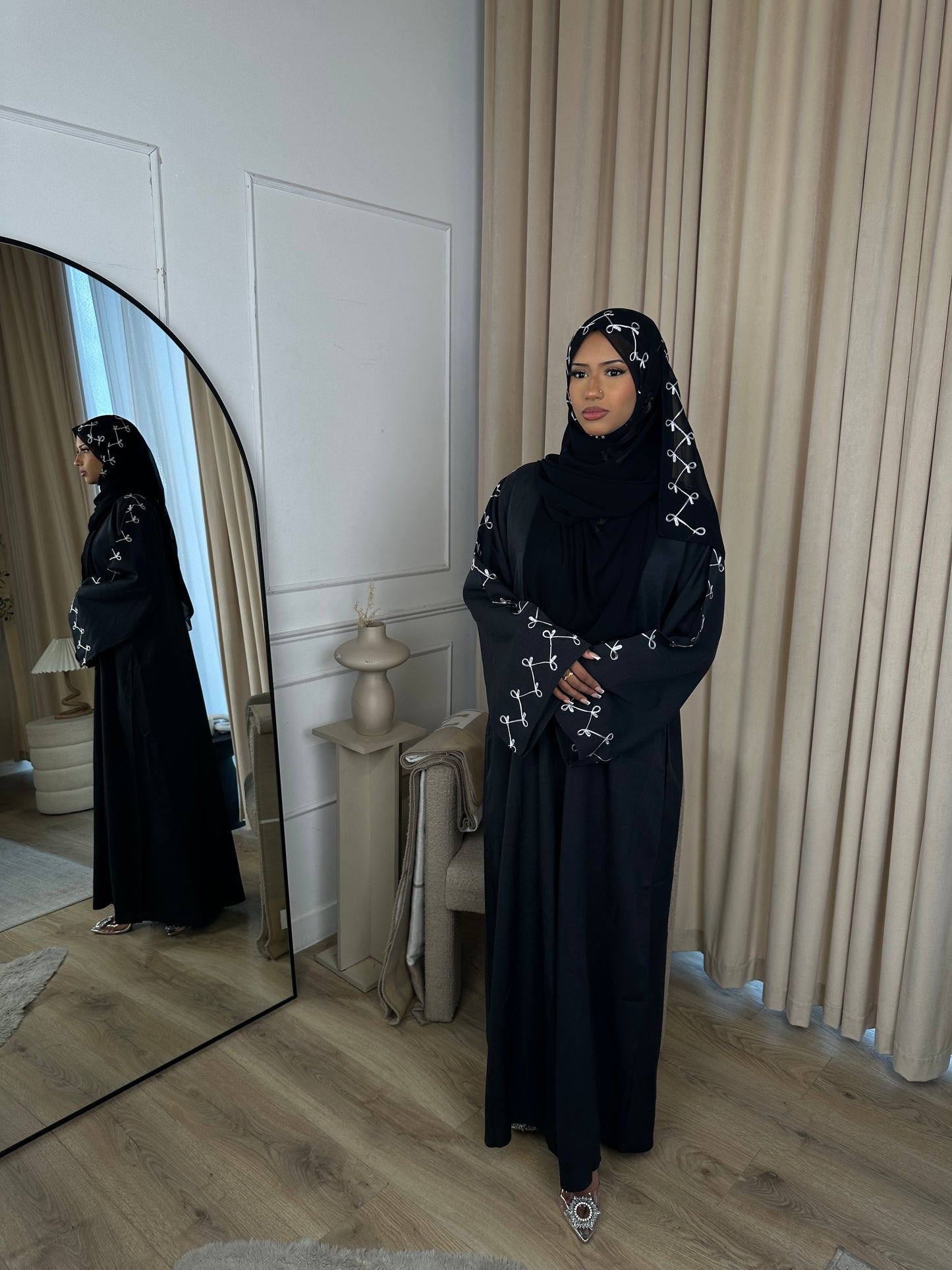 Muna Linen Embroidery Abaya