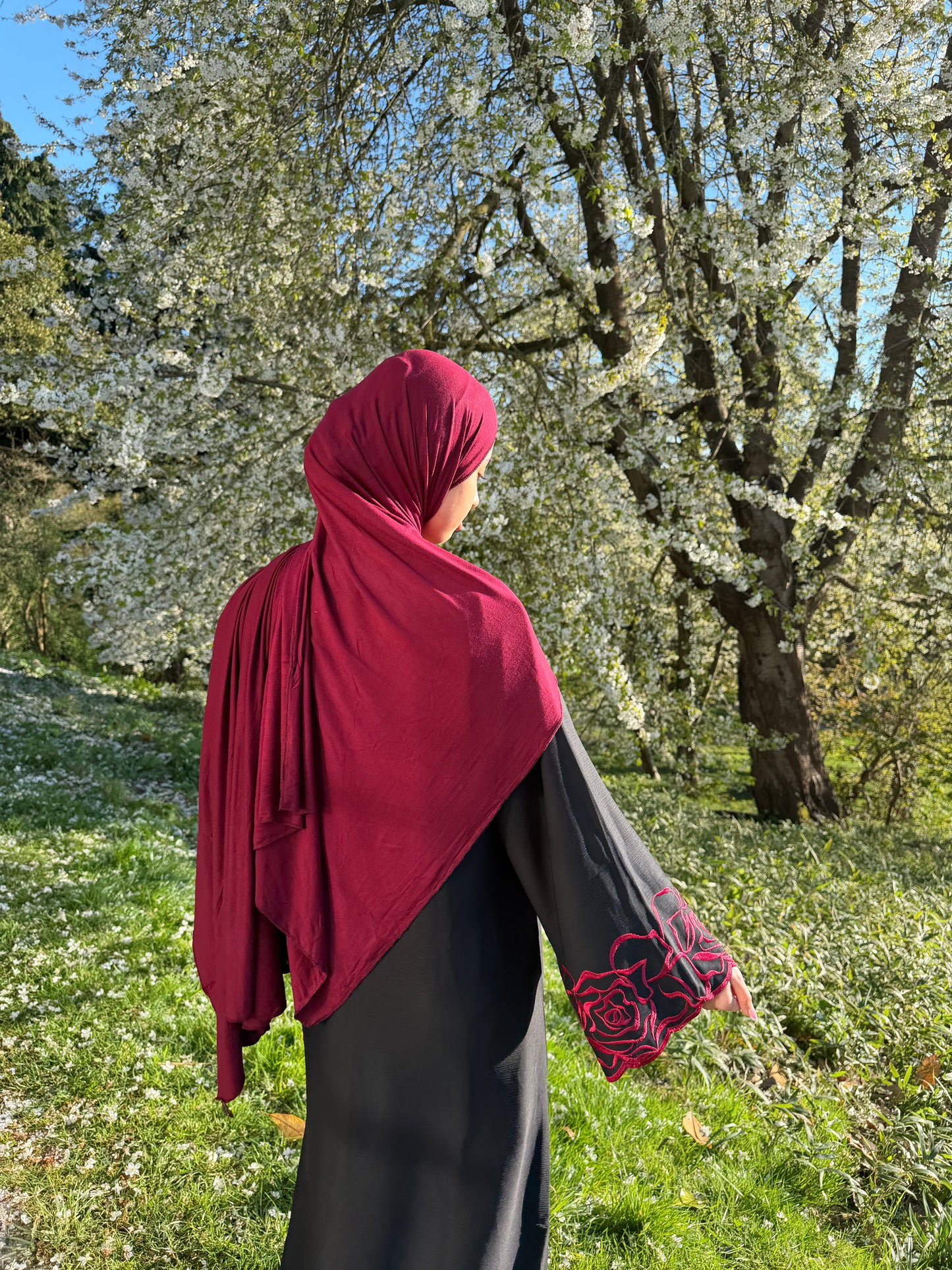 Rose closed abaya