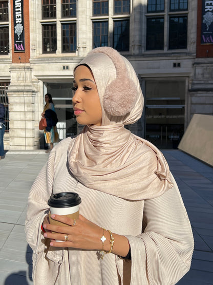 Ribbed closed autumn abaya