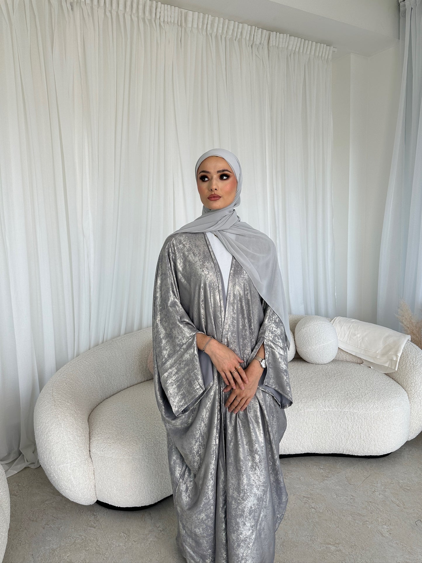 Esra Metallic Open Abaya