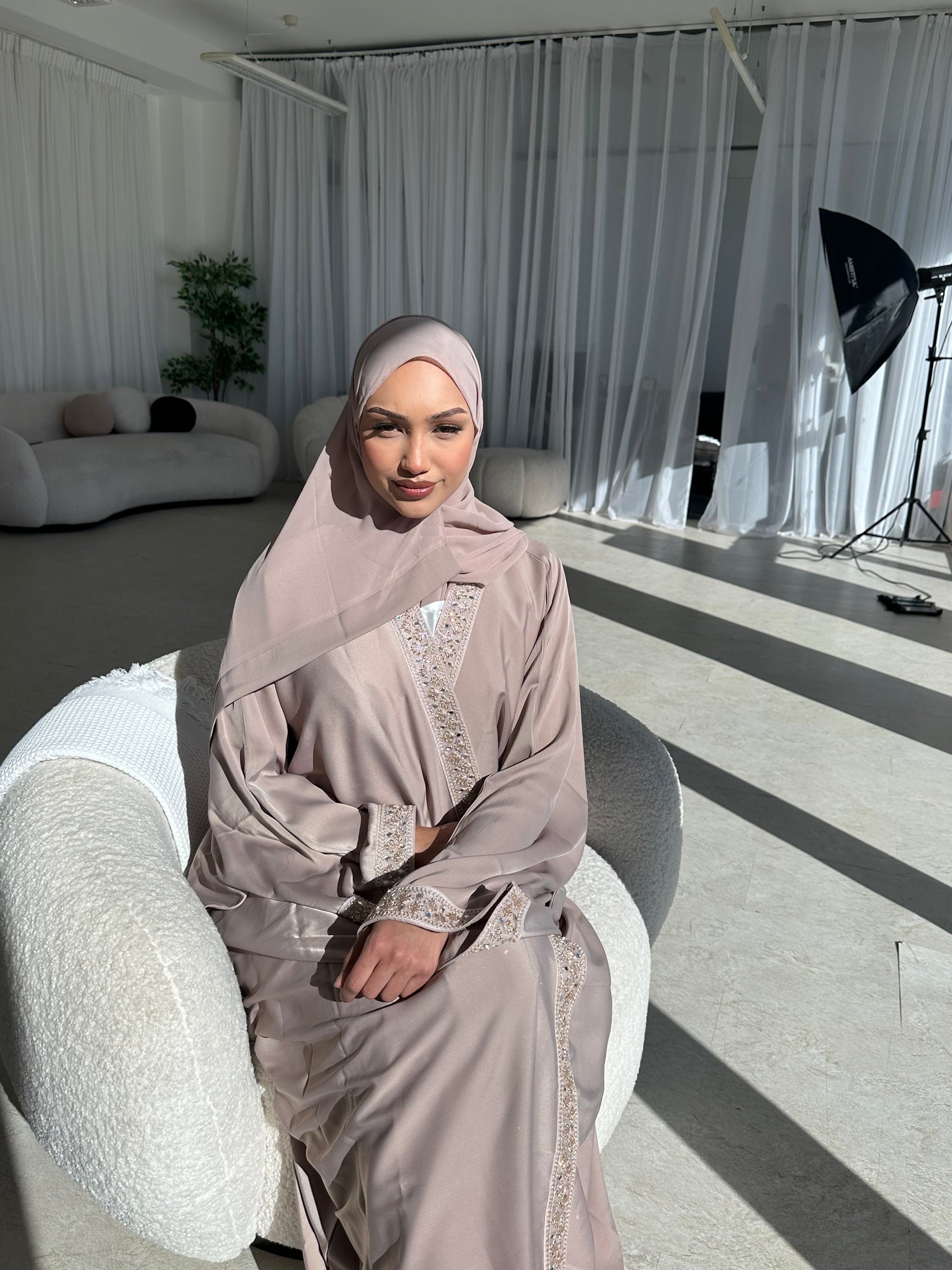 Noor Open Abaya – Blush Pearl