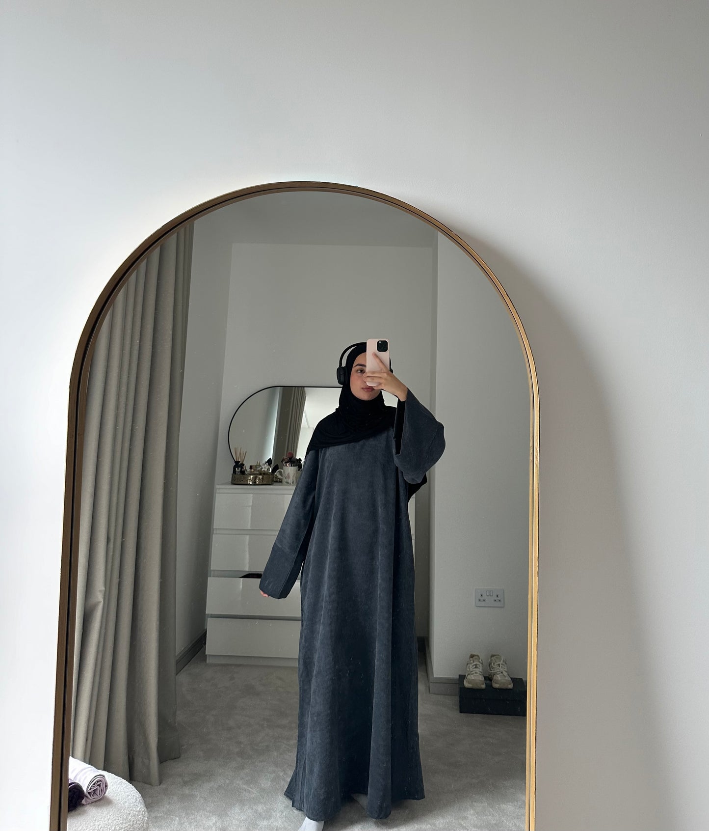 Corduroy Winter Closed abaya- CLOSED SLEEVE