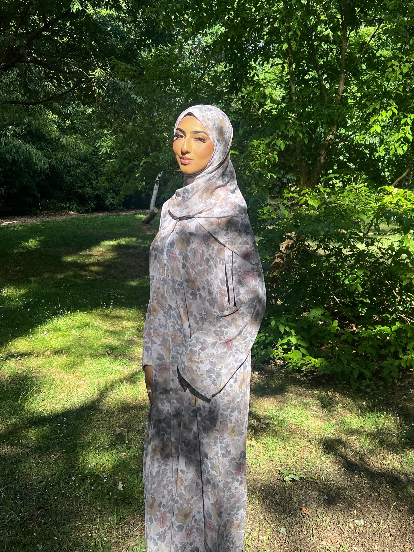 *EX DISPLAY* Warda floral printed abaya *EX DISPLAY*