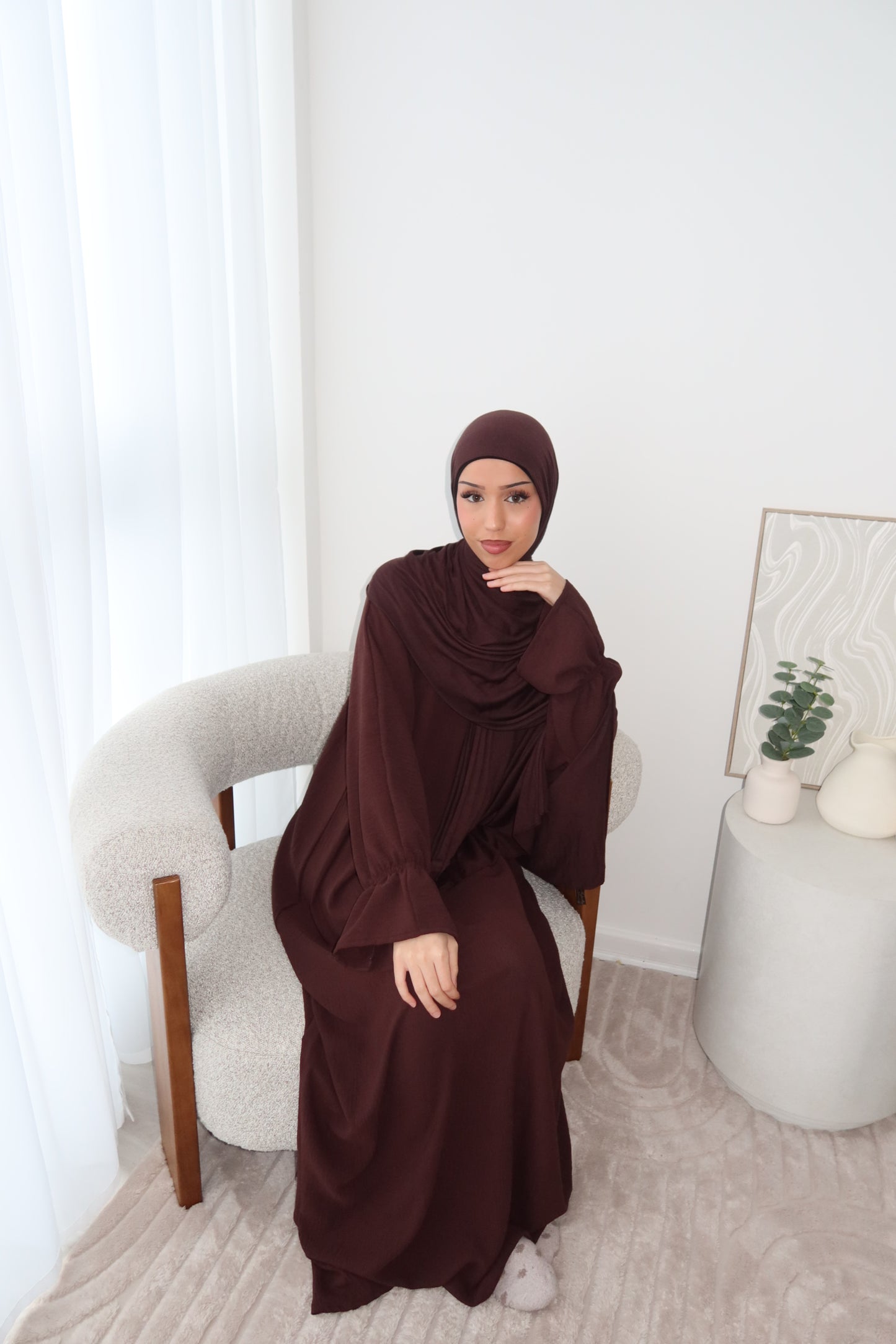 Cuffed bell sleeve essential abaya crepe