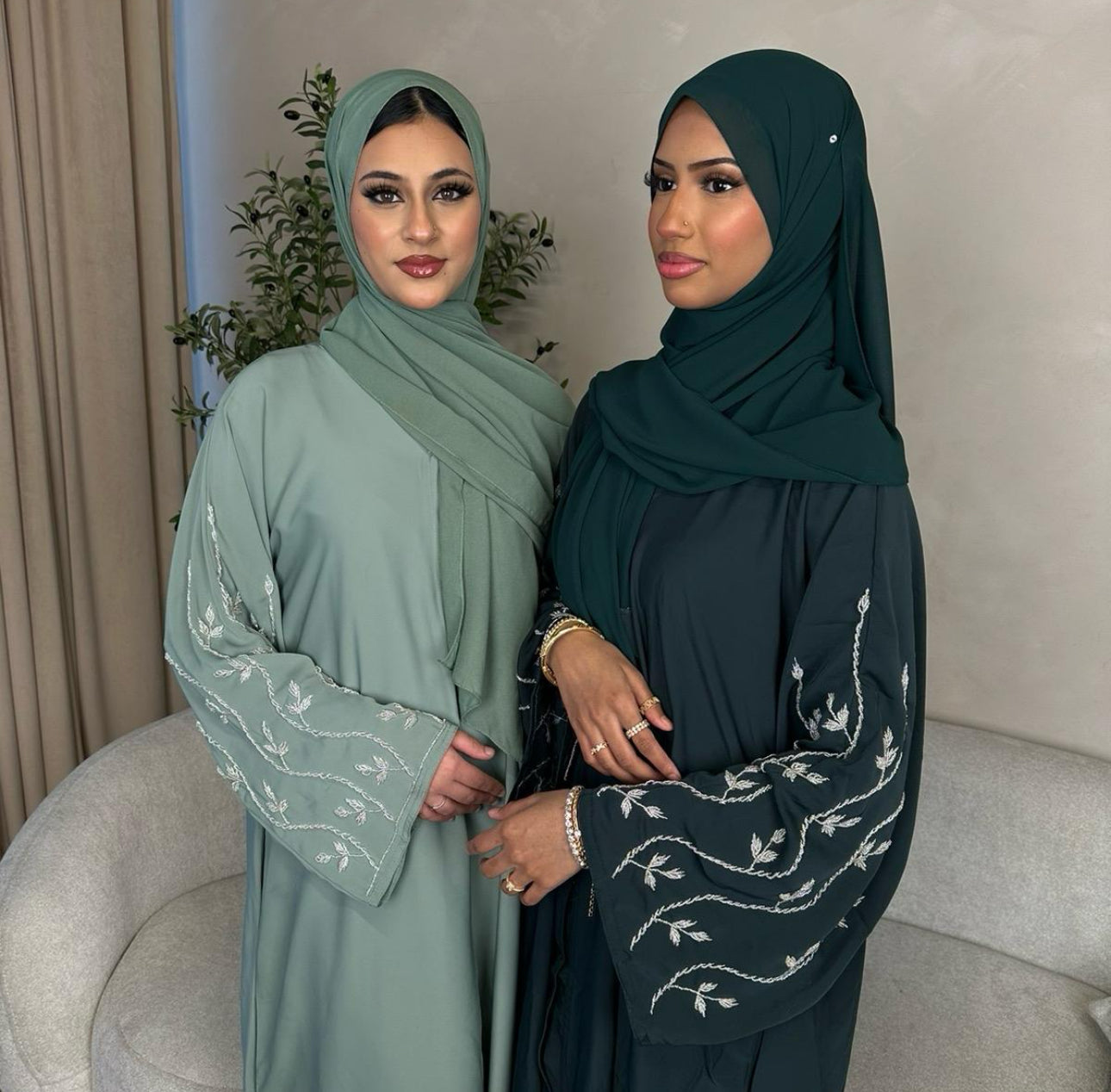 Malika embellished abaya *ex display*