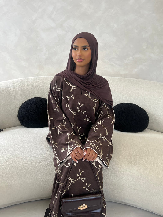 Hafsa Linen leaf embroidery closed abaya