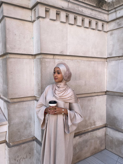 Ribbed closed autumn abaya