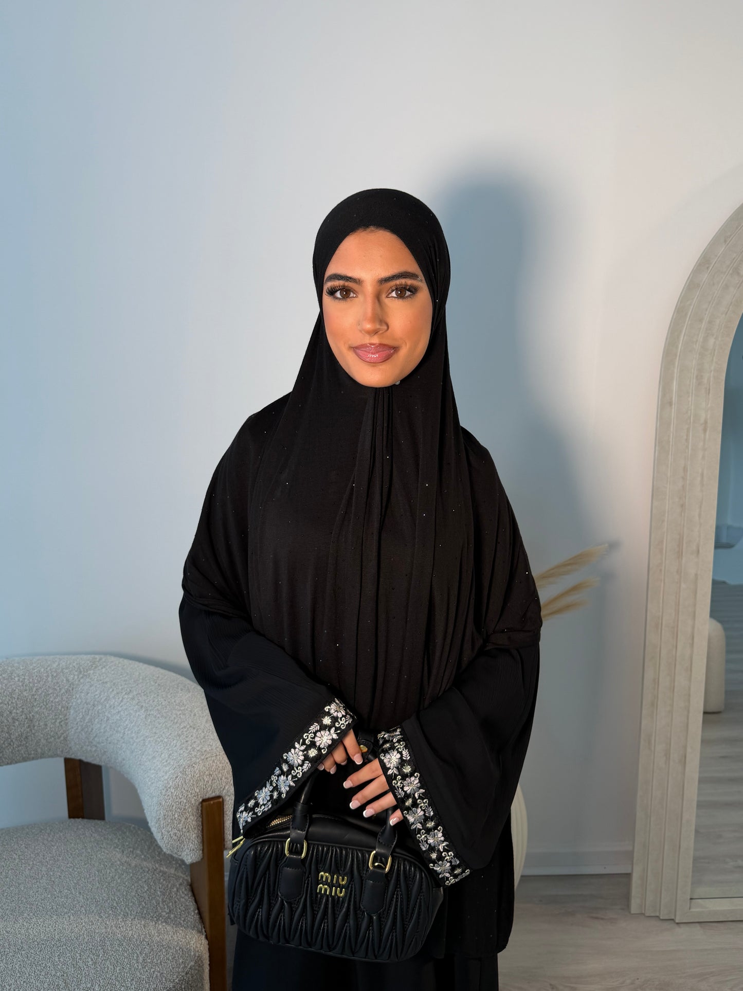 Hiba lace closed abaya