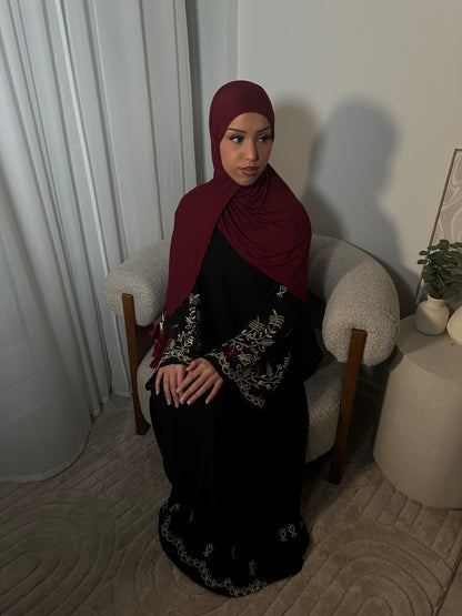 Selma closed embroidery abaya