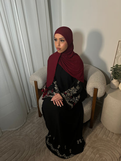 Selma closed embroidery abaya