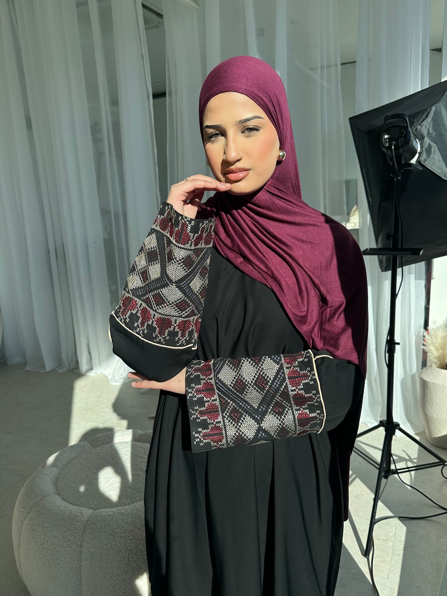 Tatreez black closed nida abaya with maroon embroidery