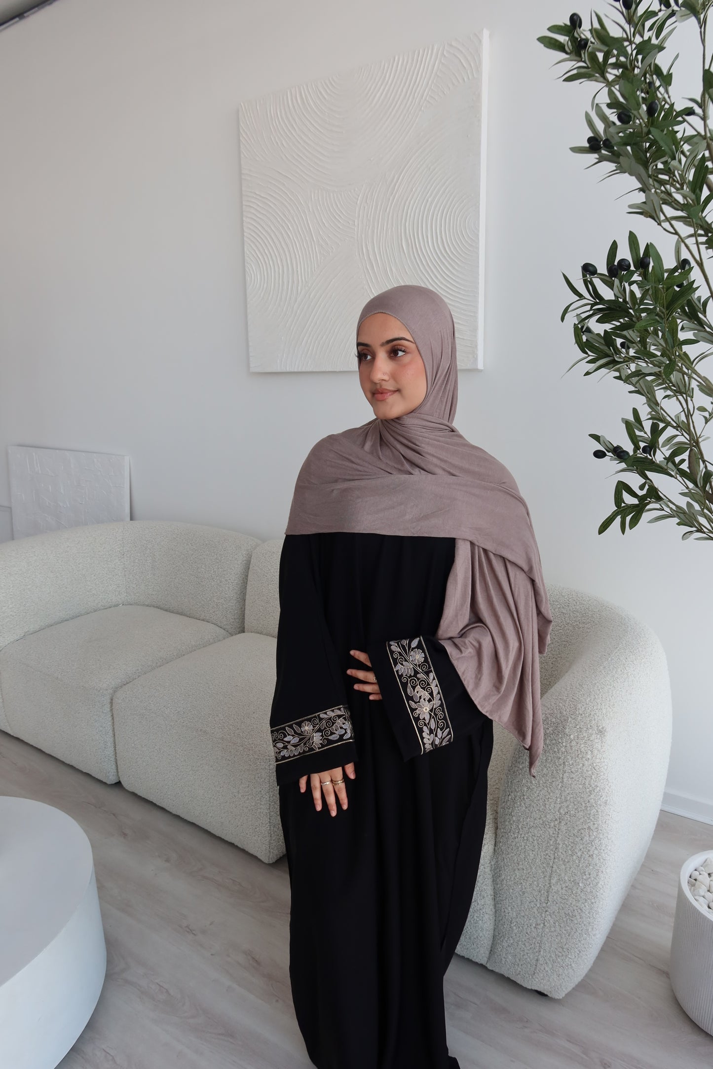 Haniya 2.0 black closed nida abaya LIMITED EDITION