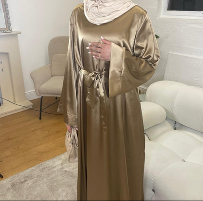 Satin white dress/inner slip size 52 *ex display*