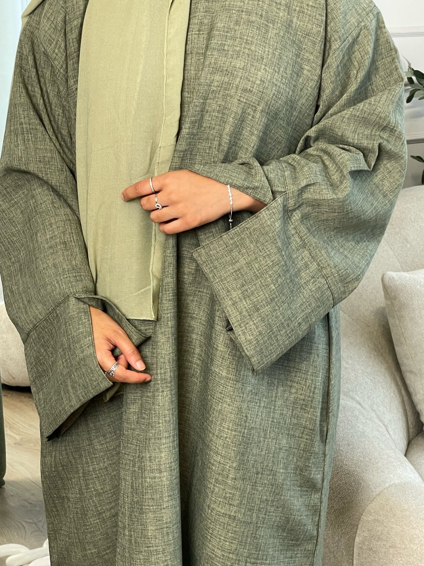 Closed Linen Abaya