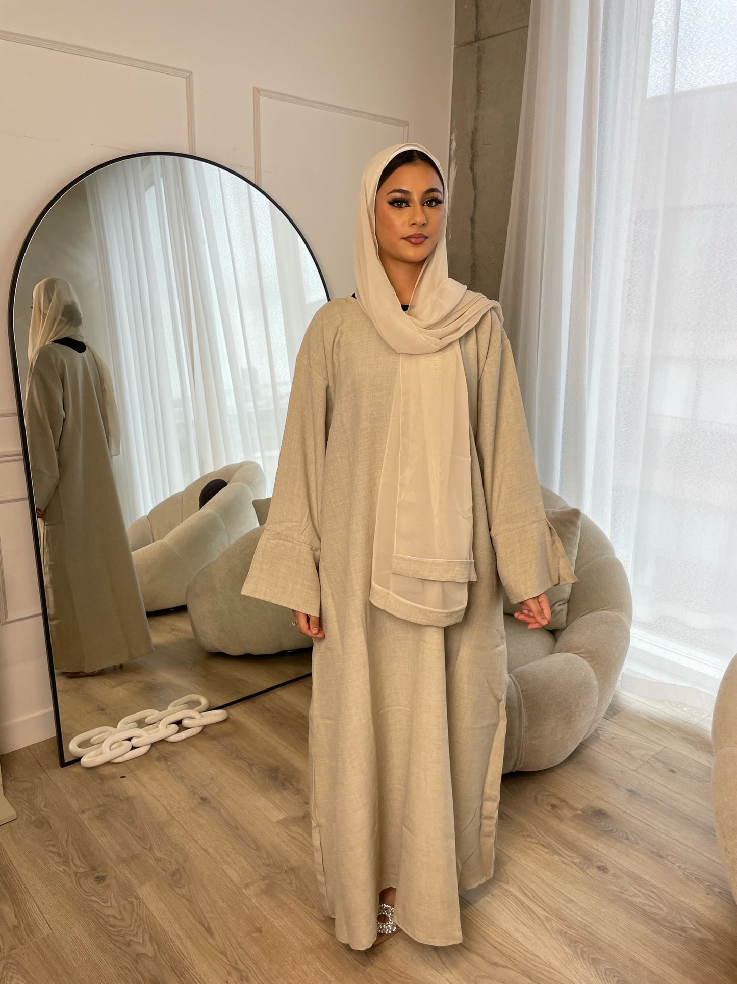 Closed Linen Abaya