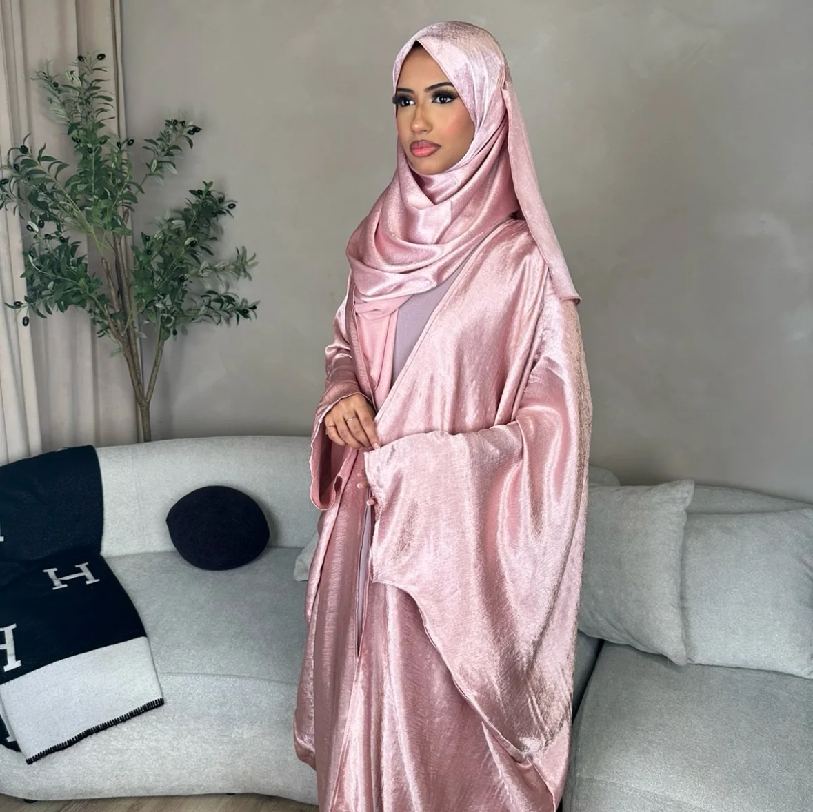 Khaleeji Farasha Abaya and Hijab Set