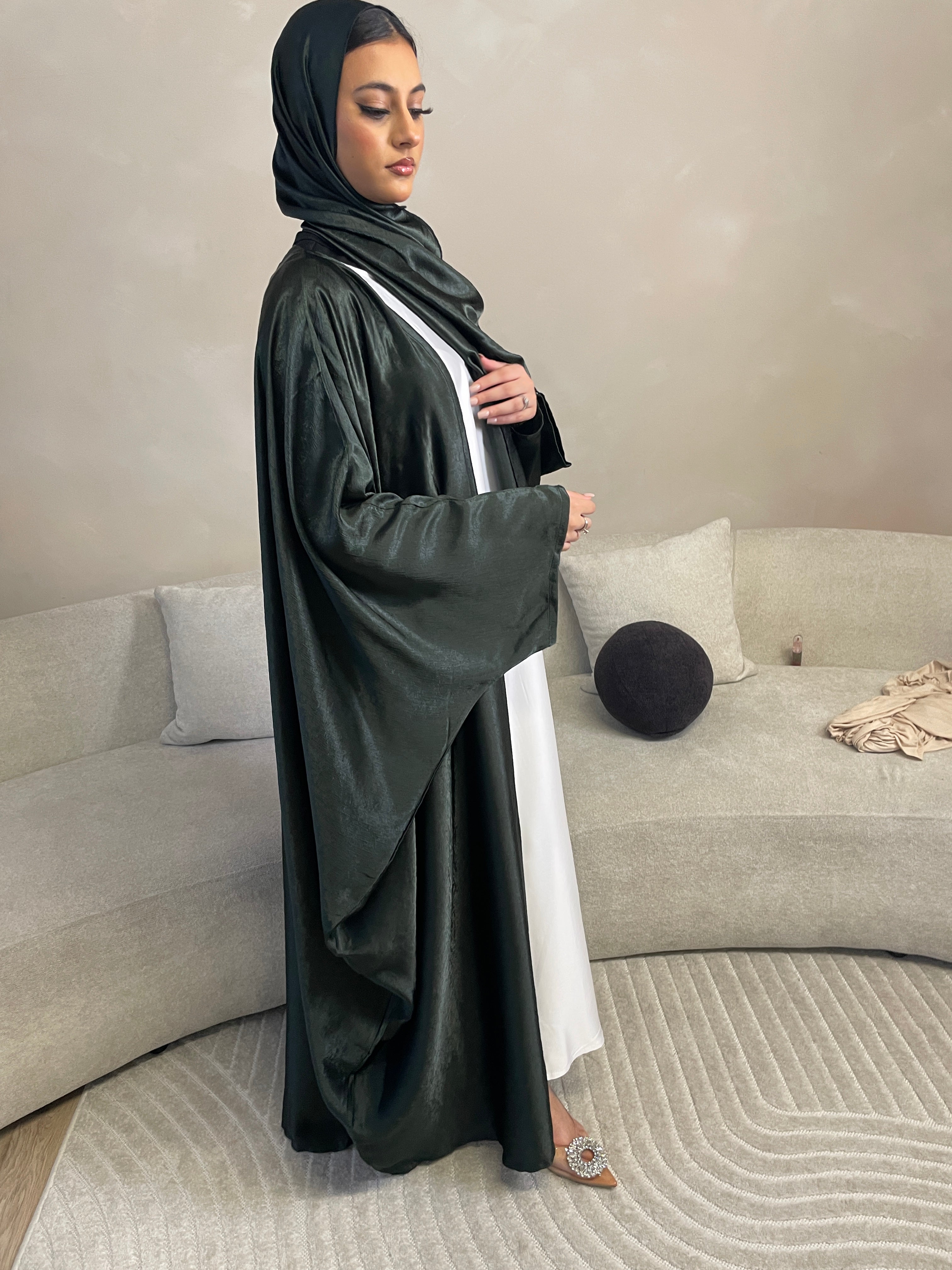 Khaleeji Farasha Open style abaya royal green *ex display model*