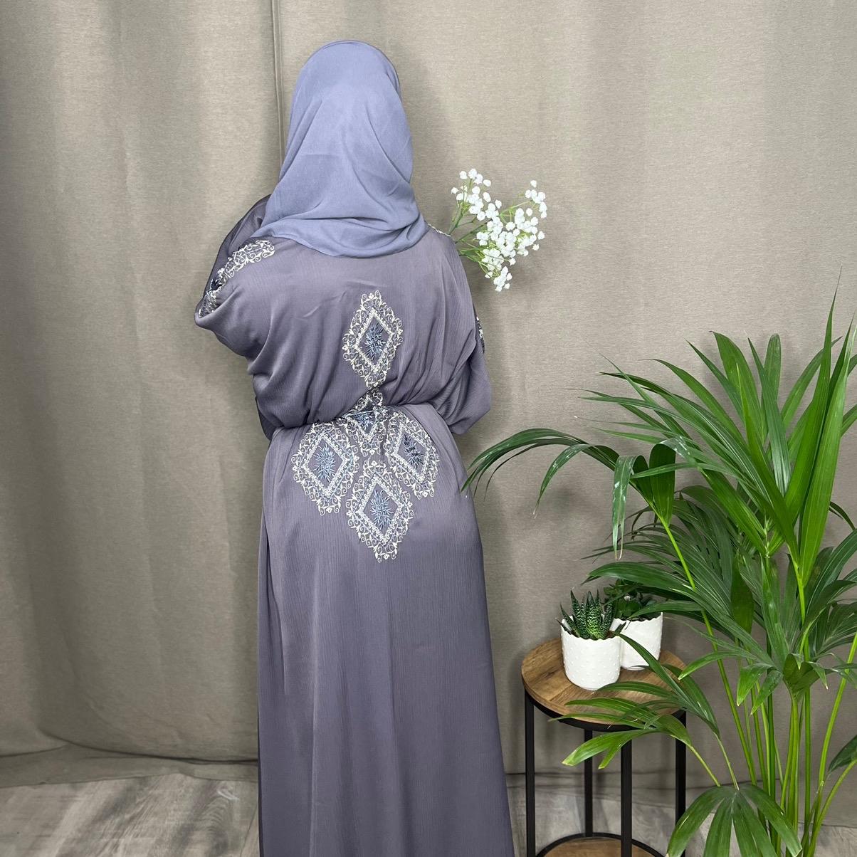 Layla Embroidery Abaya *ex display*